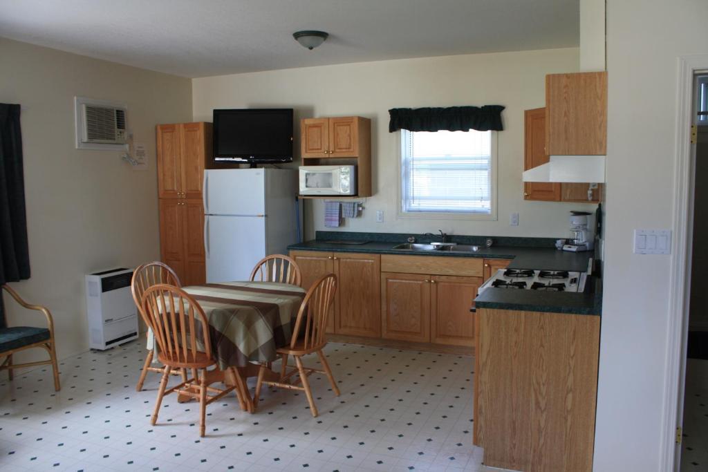 Sunny Beach Motel Пентиктон Номер фото