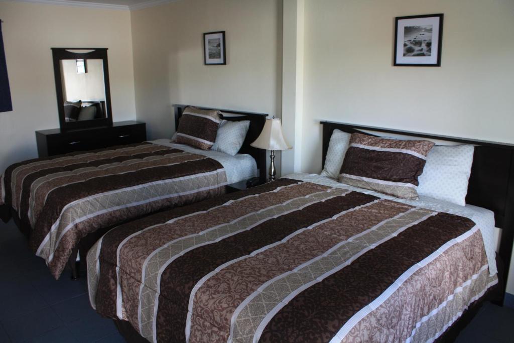 Sunny Beach Motel Пентиктон Номер фото