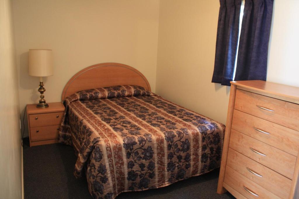 Sunny Beach Motel Пентиктон Номер фото