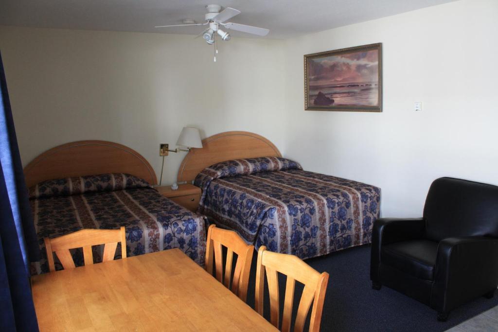 Sunny Beach Motel Пентиктон Номер фото