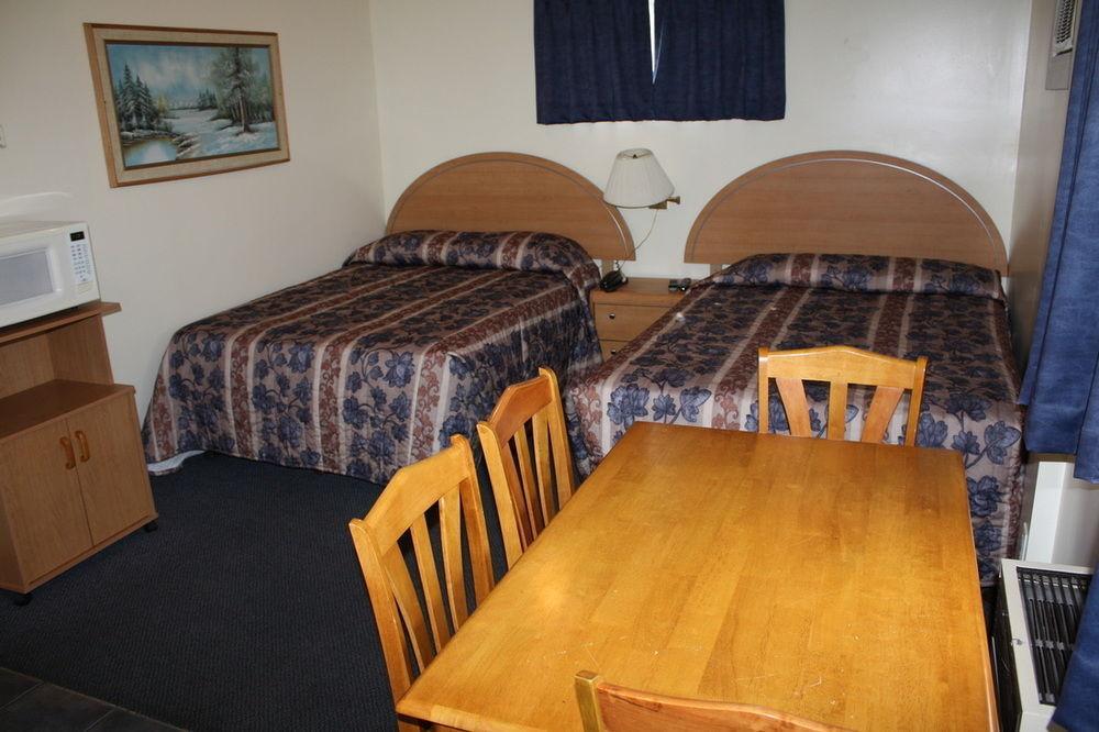 Sunny Beach Motel Пентиктон Экстерьер фото